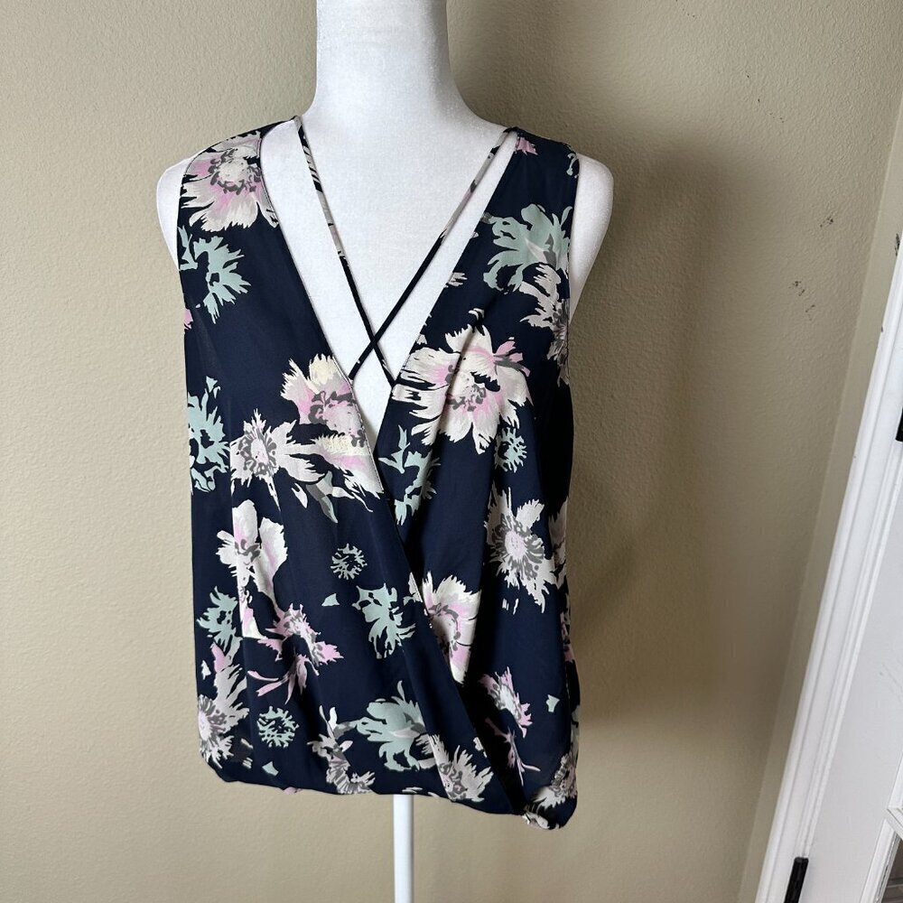 NORDSTROM Lush Sleeveless Floral Blouse Top Size Large V Neck - Picture 8 of 11